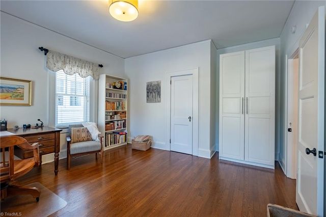 1223 Hawthorne Road, Winston-salem, NC 27103