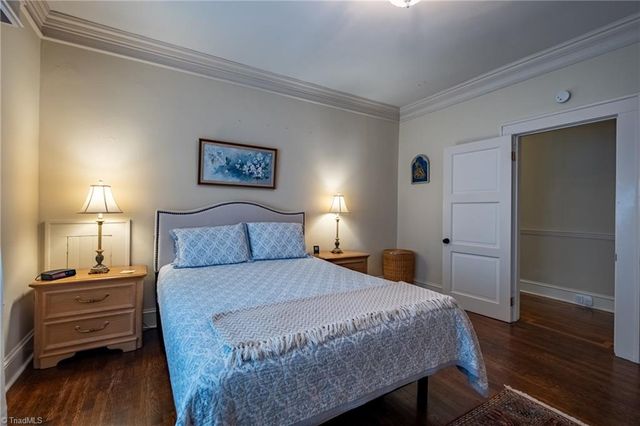 1223 Hawthorne Road, Winston-salem, NC 27103