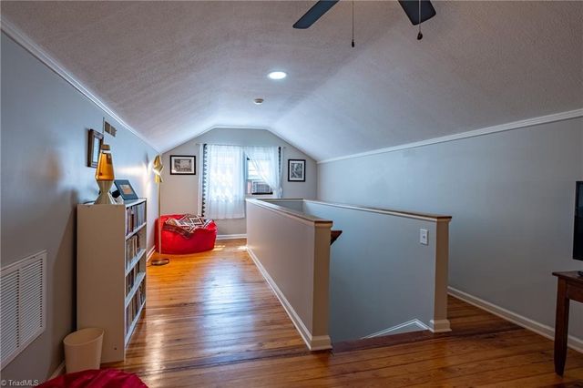 1223 Hawthorne Road, Winston-salem, NC 27103