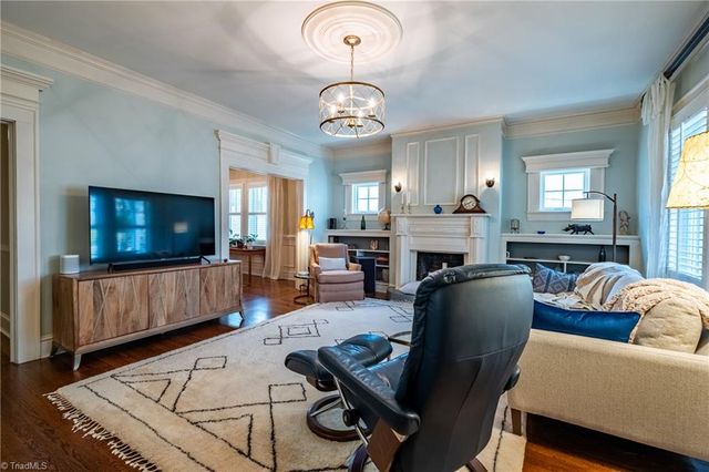 1223 Hawthorne Road, Winston-salem, NC 27103