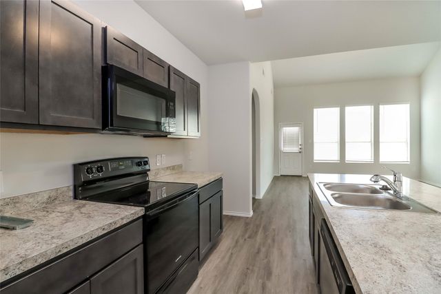 8228 Runner Oak Lane, Fort Worth, TX 76123