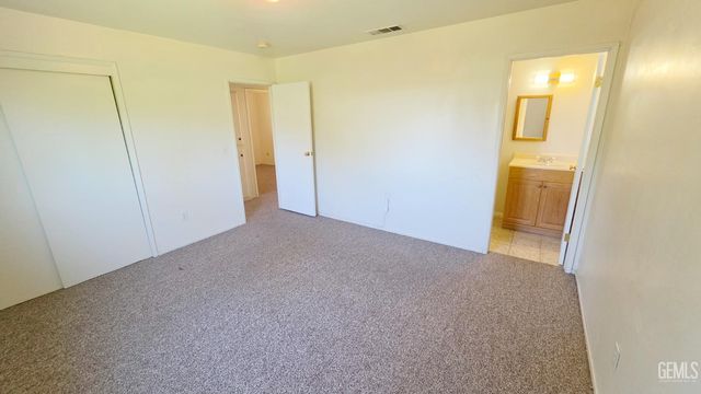 1118 Washington Avenue, Bakersfield, CA 93308