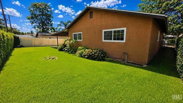 1118 Washington Avenue, Bakersfield, CA 93308