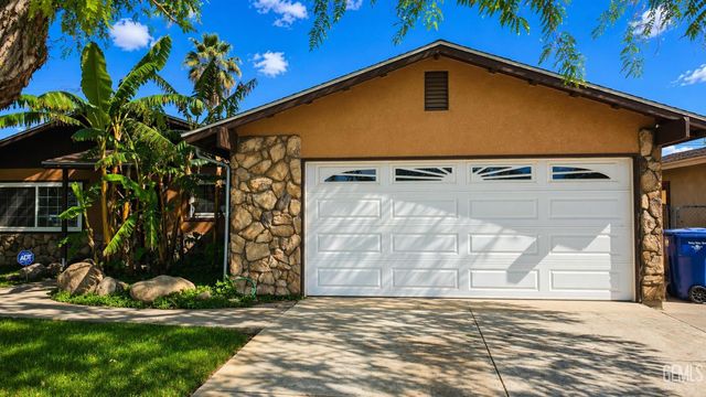 1118 Washington Avenue, Bakersfield, CA 93308