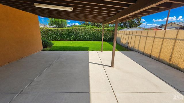 1118 Washington Avenue, Bakersfield, CA 93308