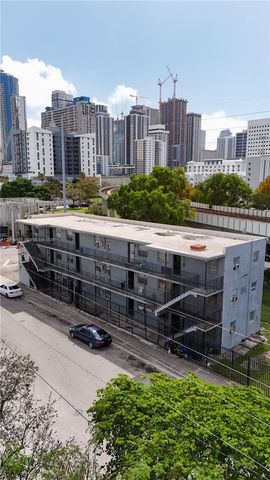 220 NW 11th Ter, Miami, FL 33136