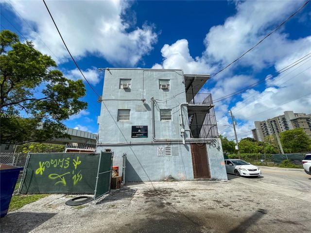 220 NW 11th Ter, Miami, FL 33136