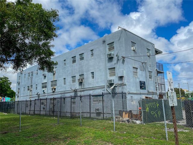 220 NW 11th Ter, Miami, FL 33136