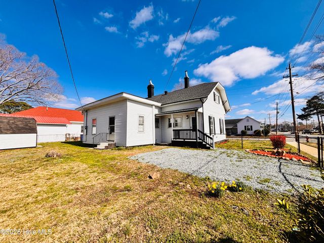 201 N Massey Street, Selma, NC 27576