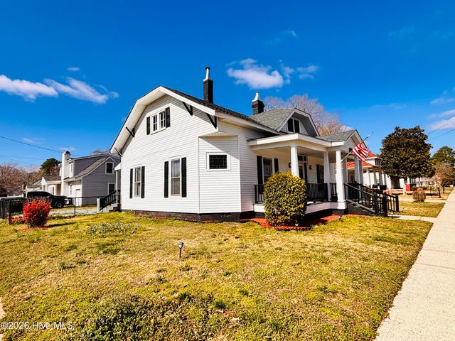 201 N Massey Street, Selma, NC 27576