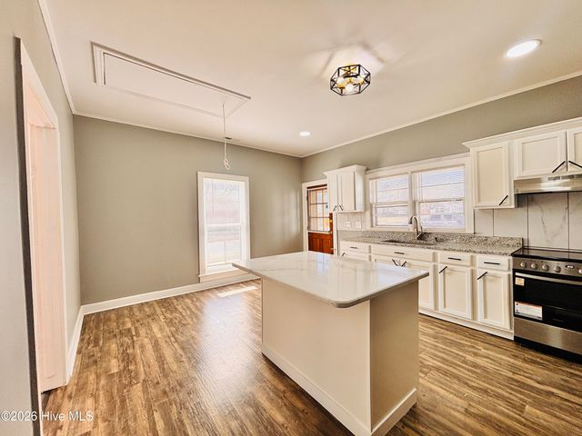 201 N Massey Street, Selma, NC 27576