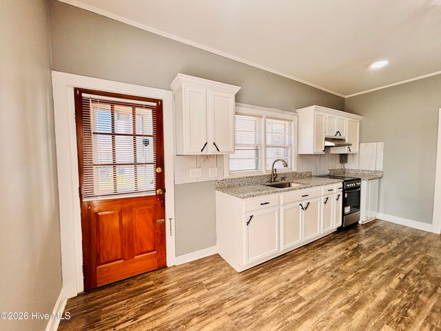 201 N Massey Street, Selma, NC 27576