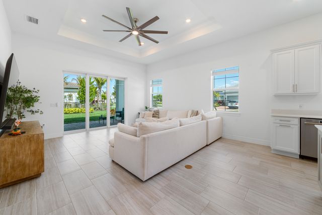 12305 Frontline Lane, Palm Beach Gardens, FL 33412