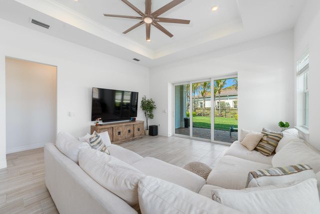 12305 Frontline Lane, Palm Beach Gardens, FL 33412