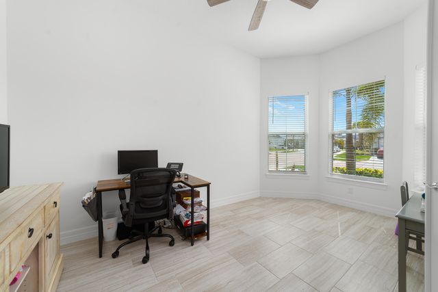 12305 Frontline Lane, Palm Beach Gardens, FL 33412