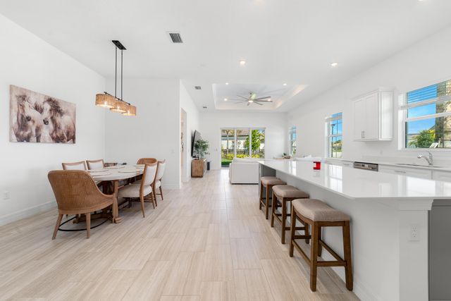 12305 Frontline Lane, Palm Beach Gardens, FL 33412