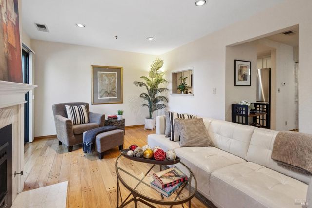 109 Pelican Ln, Novato, CA 94949