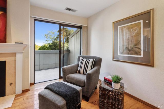 109 Pelican Ln, Novato, CA 94949