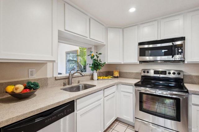 109 Pelican Ln, Novato, CA 94949