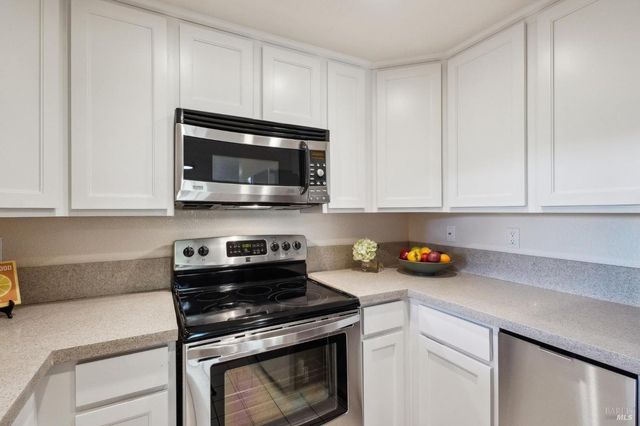 109 Pelican Ln, Novato, CA 94949