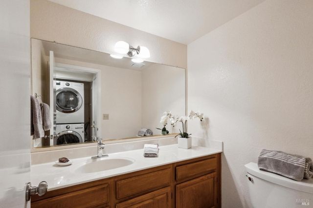 109 Pelican Ln, Novato, CA 94949