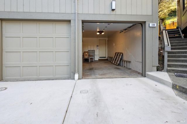 109 Pelican Ln, Novato, CA 94949