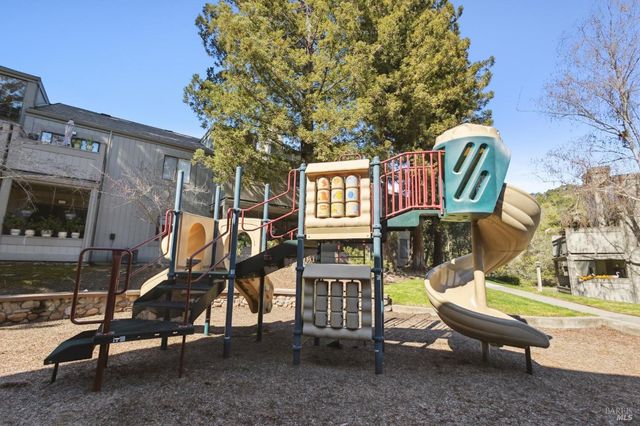 109 Pelican Ln, Novato, CA 94949