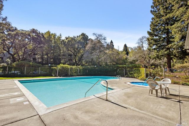 109 Pelican Ln, Novato, CA 94949