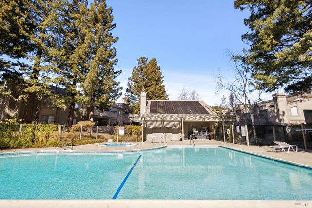 109 Pelican Ln, Novato, CA 94949