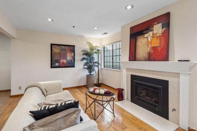 109 Pelican Ln, Novato, CA 94949