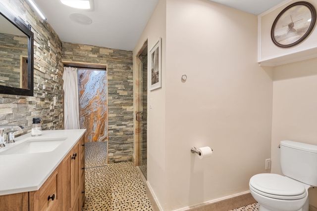 6 Henchman St 4-6, Boston, MA 02113