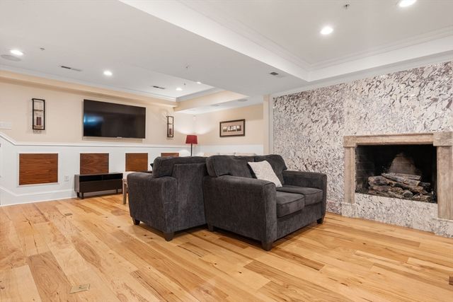 6 Henchman St 4-6, Boston, MA 02113