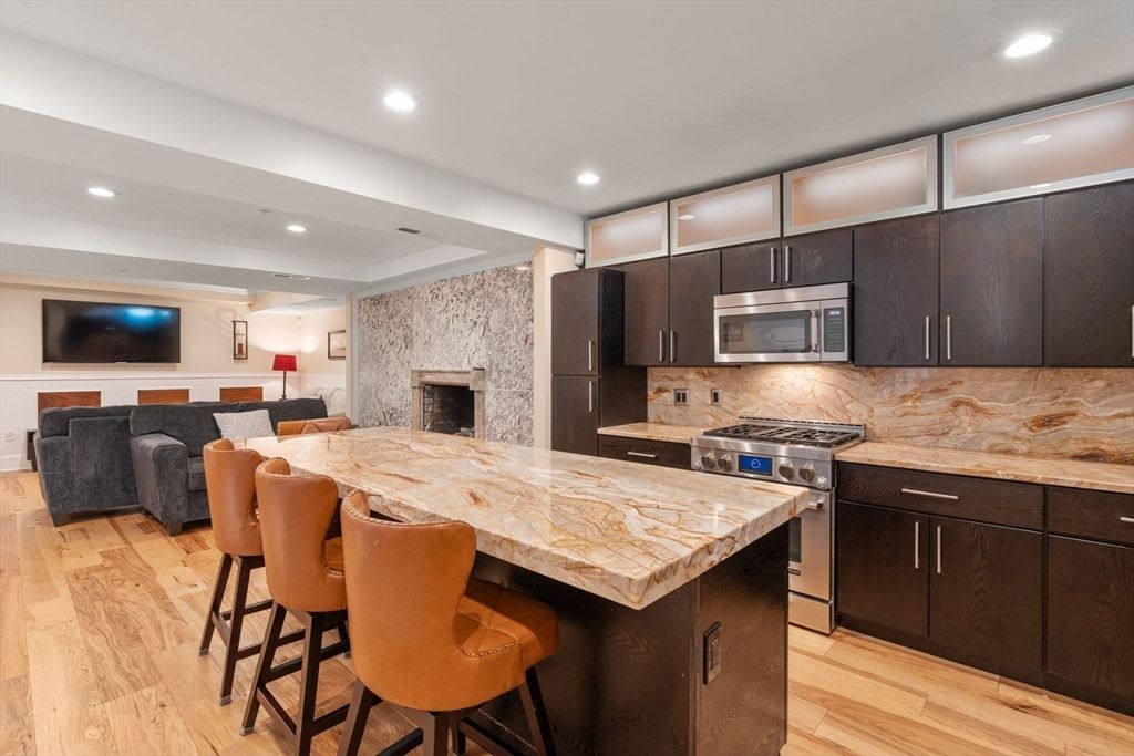 6 Henchman St 4-6, Boston, MA 02113