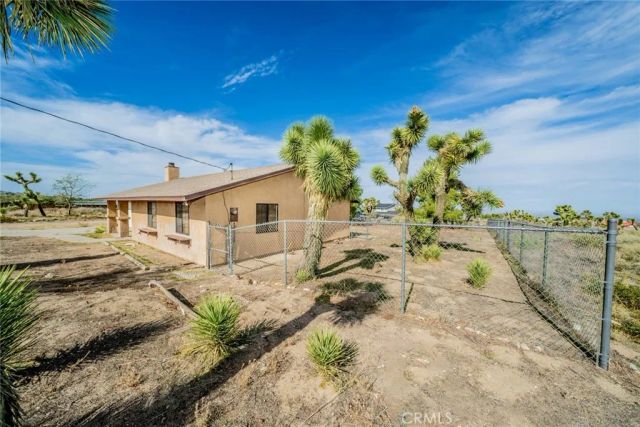 3818 Sunnyslope Road, Phelan, CA 92371