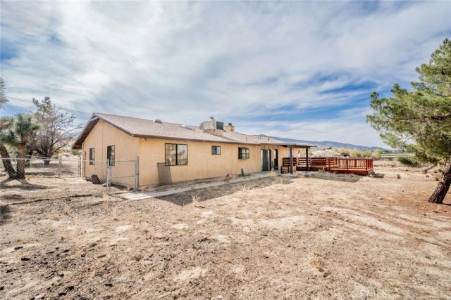 3818 Sunnyslope Road, Phelan, CA 92371