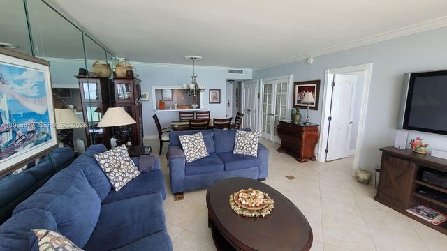 5601 Collins Ave 1110, Miami Beach, FL 33140