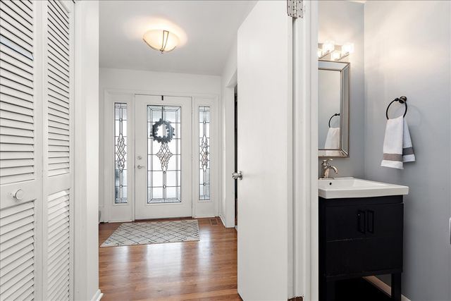 118 Beechcraft Drive, New Lenox, IL 60451