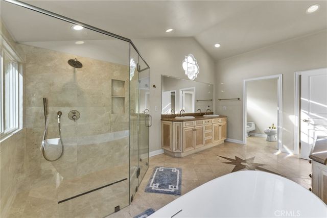 2412 Jupiter, Los Angeles, CA 90046