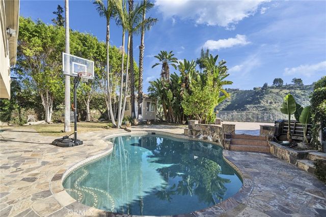 2412 Jupiter, Los Angeles, CA 90046