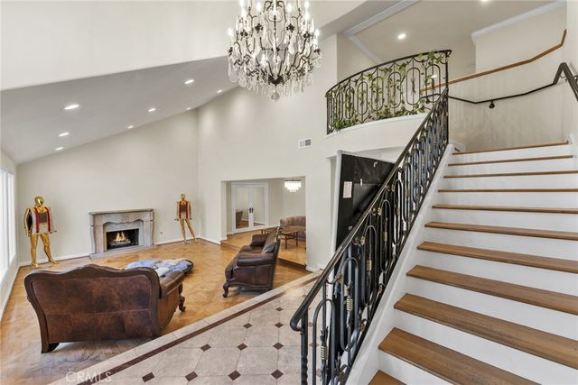 2412 Jupiter, Los Angeles, CA 90046