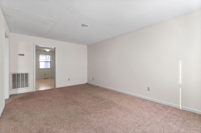 112 Stephanie Dr Apt A, Clarksville, TN 37042