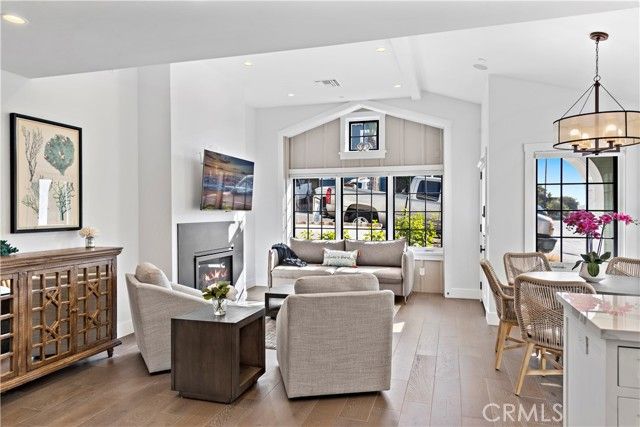 156 Pearl Street, Laguna Beach, CA 92651