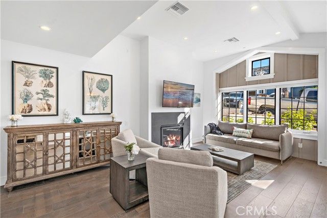 156 Pearl Street, Laguna Beach, CA 92651