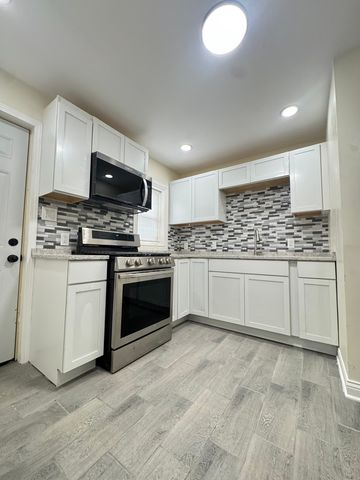 201 E 140th Place, Dolton, IL 60419