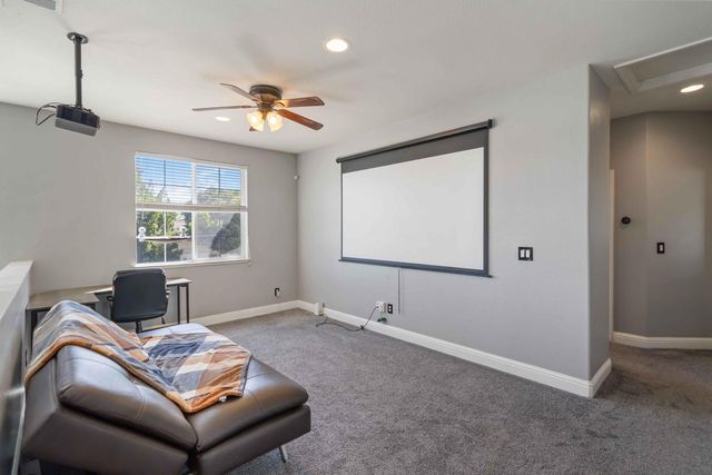 556 Sherborne Ct, Galt, CA 95632