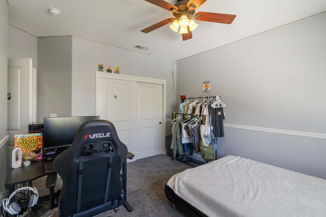 556 Sherborne Ct, Galt, CA 95632