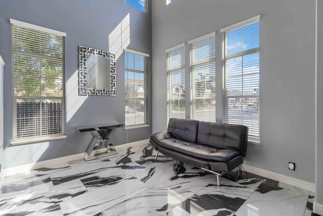 556 Sherborne Ct, Galt, CA 95632