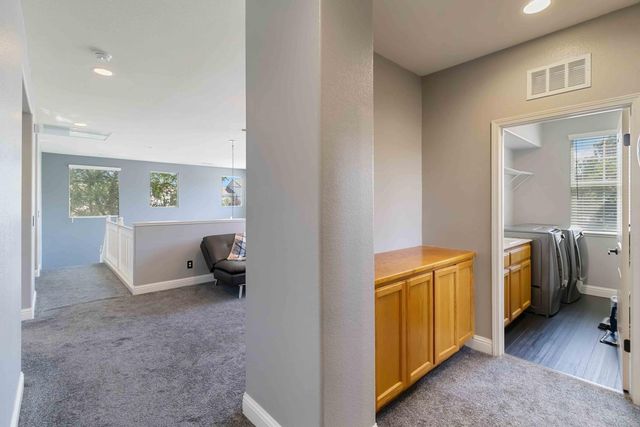 556 Sherborne Ct, Galt, CA 95632