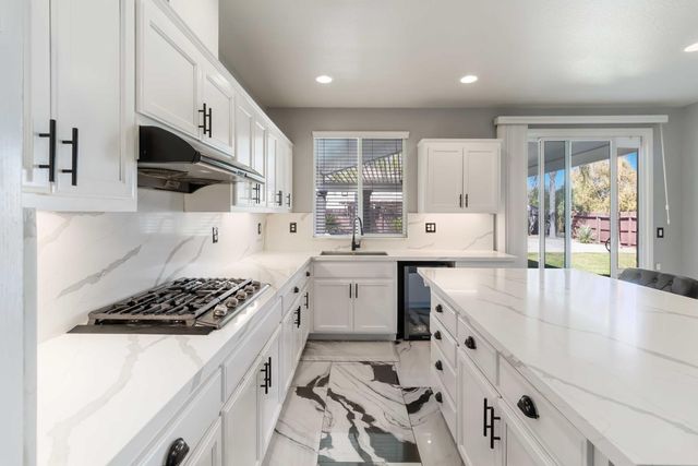 556 Sherborne Ct, Galt, CA 95632