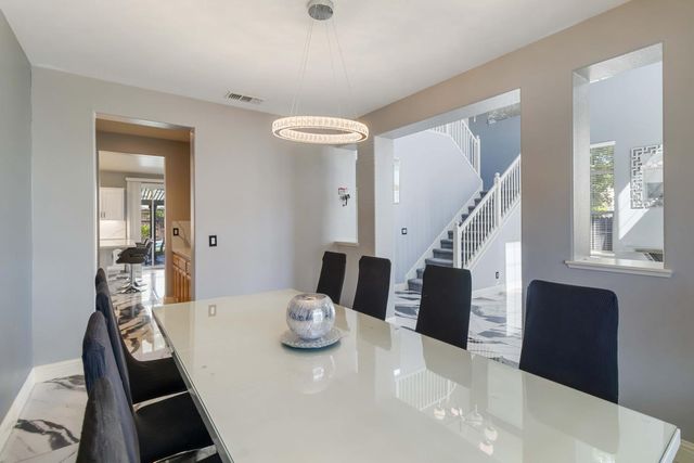 556 Sherborne Ct, Galt, CA 95632